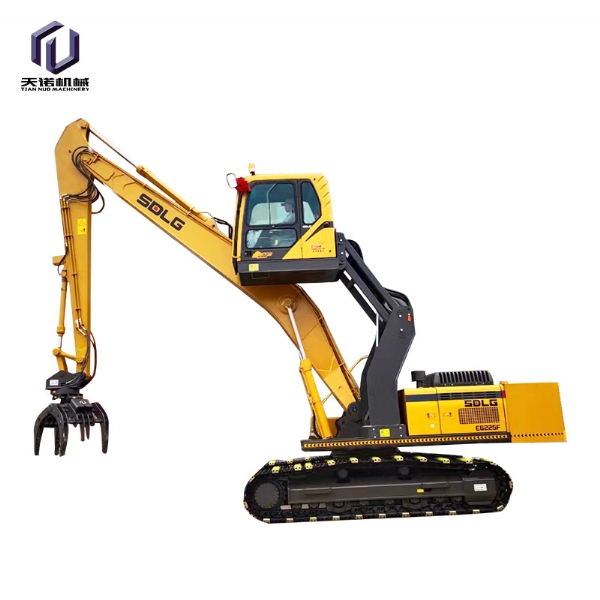 起落驾驶室白底-5